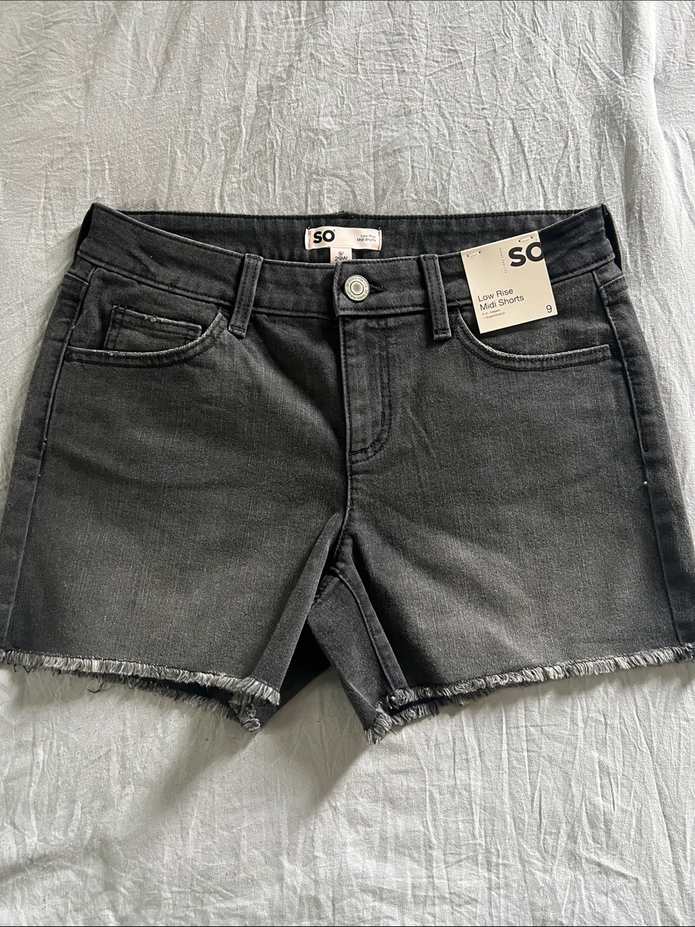 SO Charcoal Gray Low-Rise Frayed Hem Denim Shorts